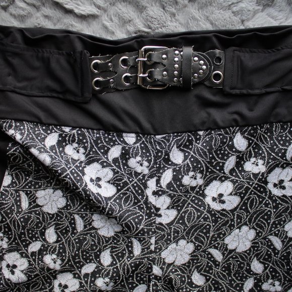 Unbranded Women's Black/Silver Floral Extra Wide Leg Pants ~XL~ - Picture 2 of 6